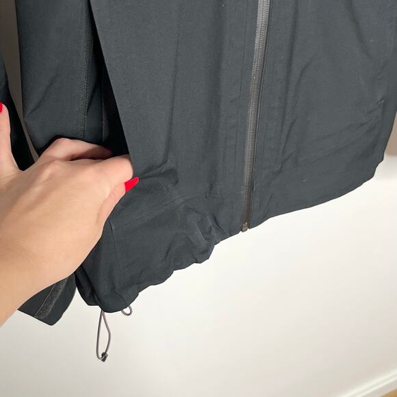 REI Co-op GTX Rain Jacket Womens Small Black Hooded Outdoor Hiking Camping - Picture 6 of 13
